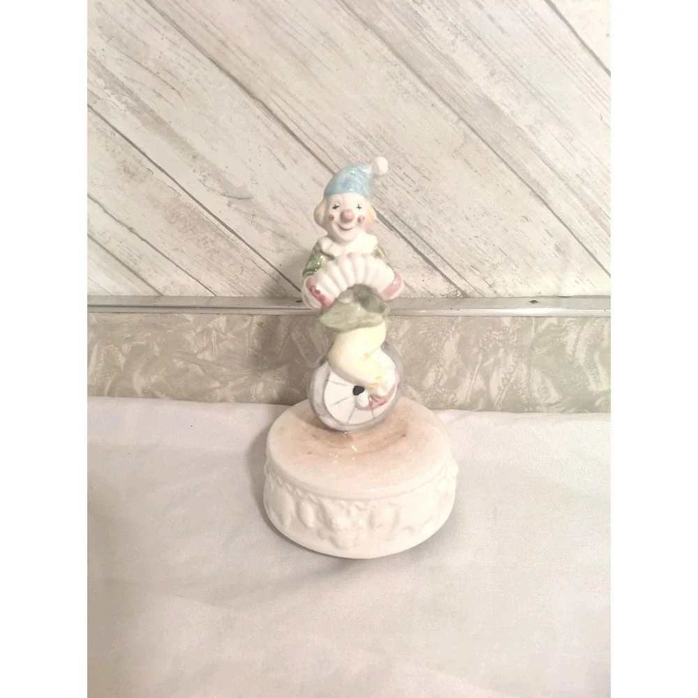 Clown Music Box Summit Collection 1991 Porcelain 
